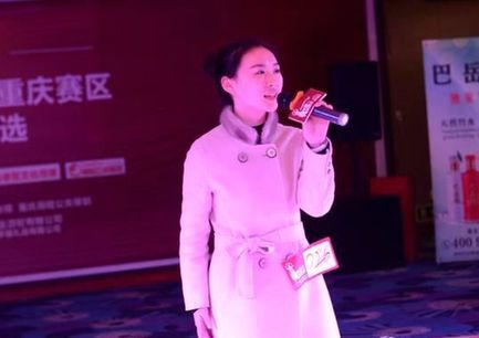 报名地点:合川工业园区管委会,联系电话:42888889._cninr 今日合川网1月4日14时44分讯(记者 刘婷)真声音,真音乐。日前,记者从《中国新歌声》合川赛区组委会获悉,由我区音乐家协会主办、元辰传媒承办的2017年《中国新歌声》合川赛区城市海选报名程序已经启动。 据了解《中国新歌声》是一档全国知名的大型励志专业音乐评论节目,是《中国好声音》系列节目的延续,多位音乐大咖分别担任历届各组导师,近年来先后推出了吉克隽逸、吴莫愁、蒋敦豪、李瑞轩等数十位人气歌手。 目前,合川赛区选手招募赛报名正在火热进行中,只要年满18周岁,怀揣音乐梦想,都可以通过活动官方微信、指定报名