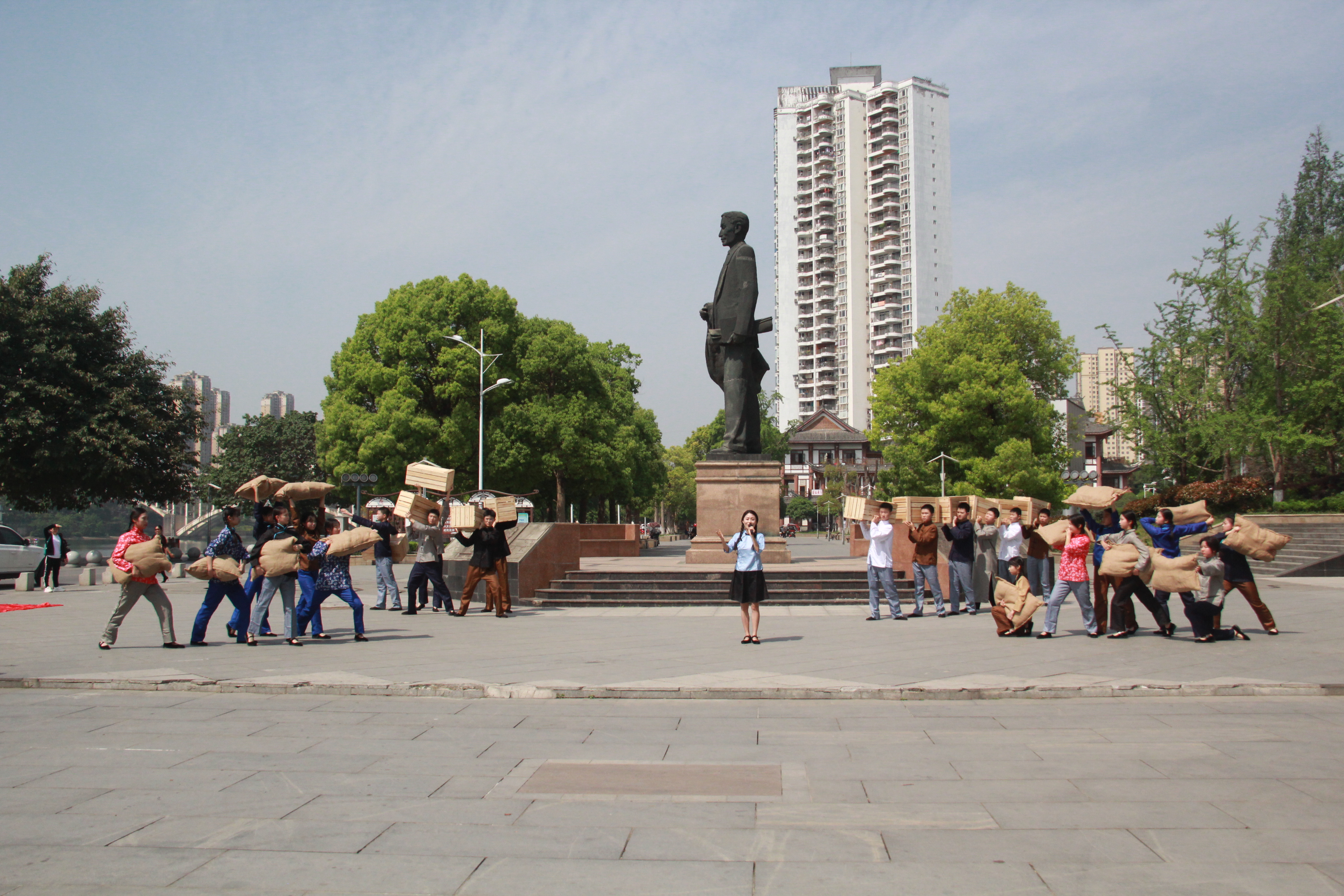 先生诞辰130周年暨"作孚周"系列活动主题快闪在区卢作孚广场举行