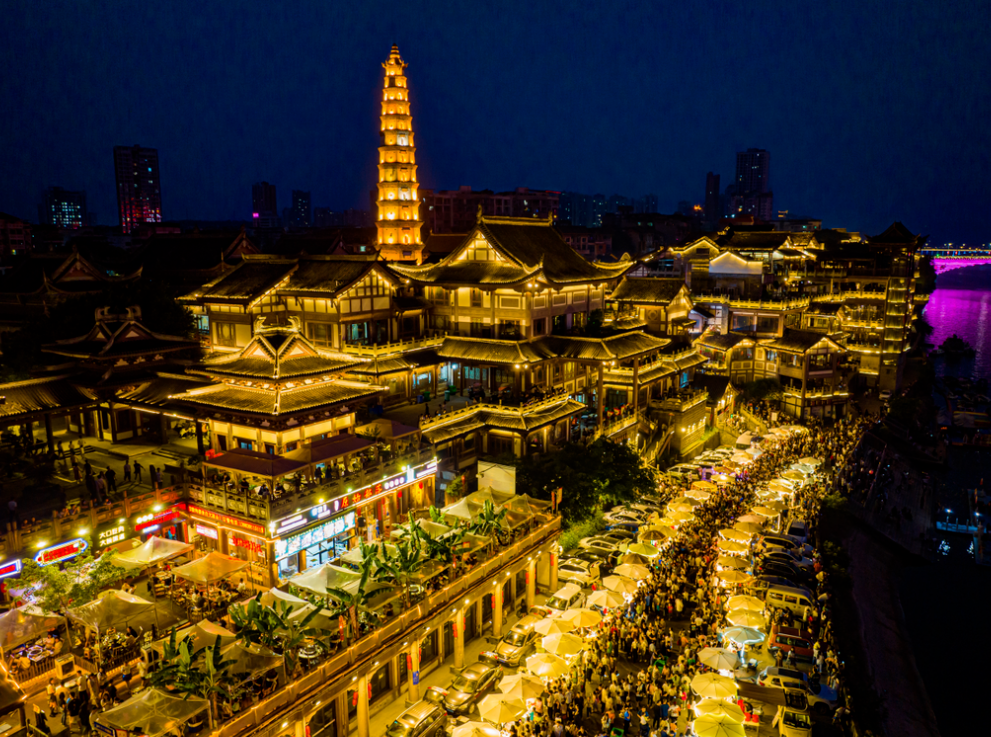 "小熊·集市"文峰霓裳集营业时间调整 - 今日合川网