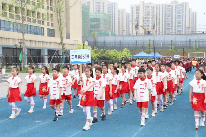 靓丽迎"七运",看花果小学师生展文明风采