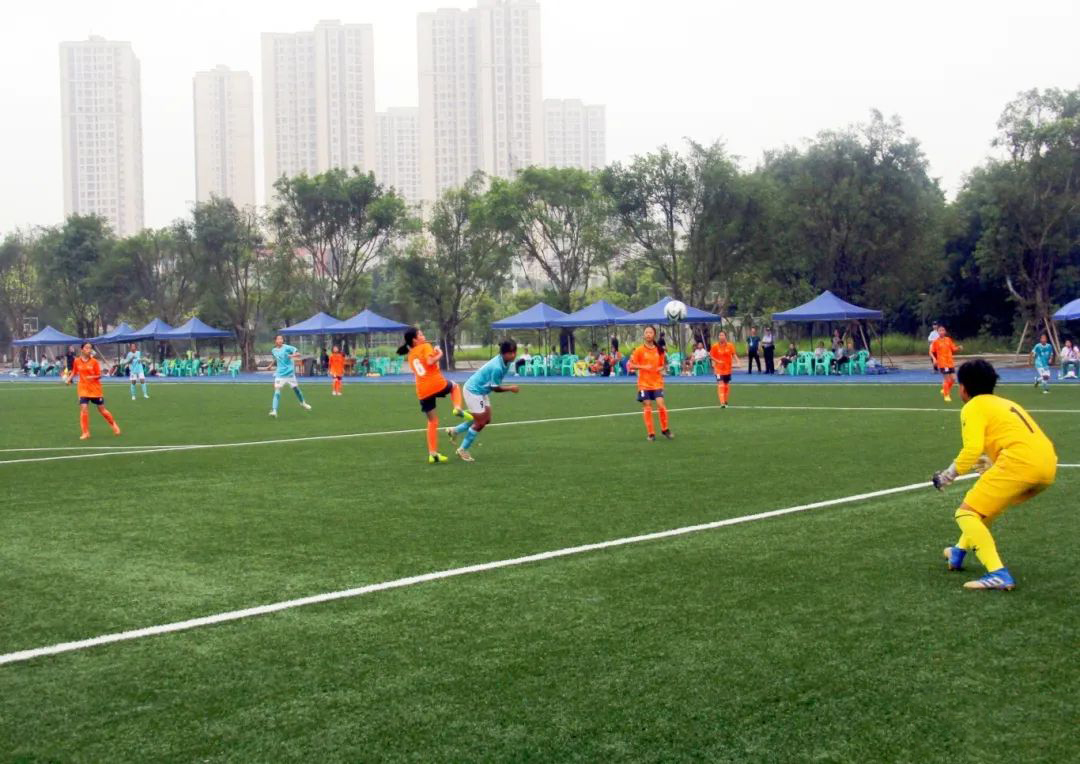 青少年足球(女子丙组)激情开赛 - 今日合川网